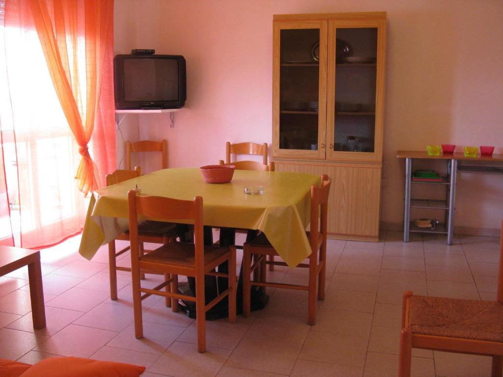 Borgo Spiaggia Vista Mare Apartment *