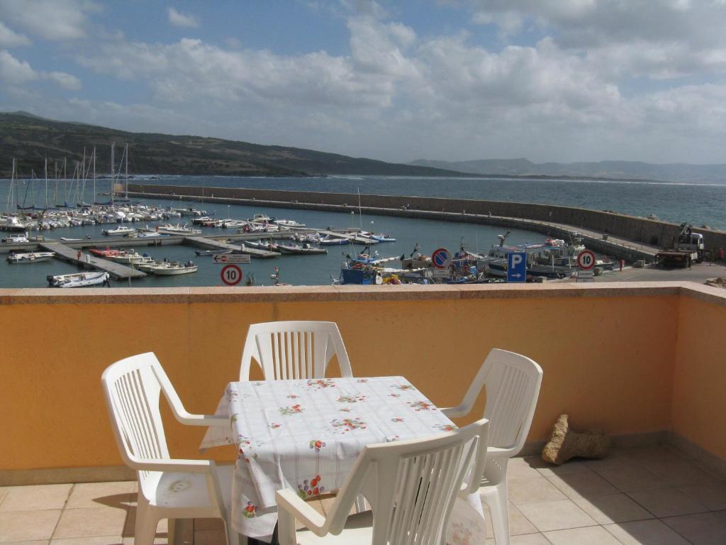 Borgo Spiaggia Vista Mare Apartment